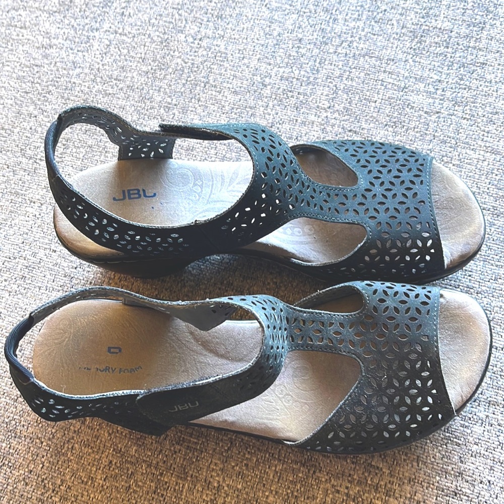 Sandal